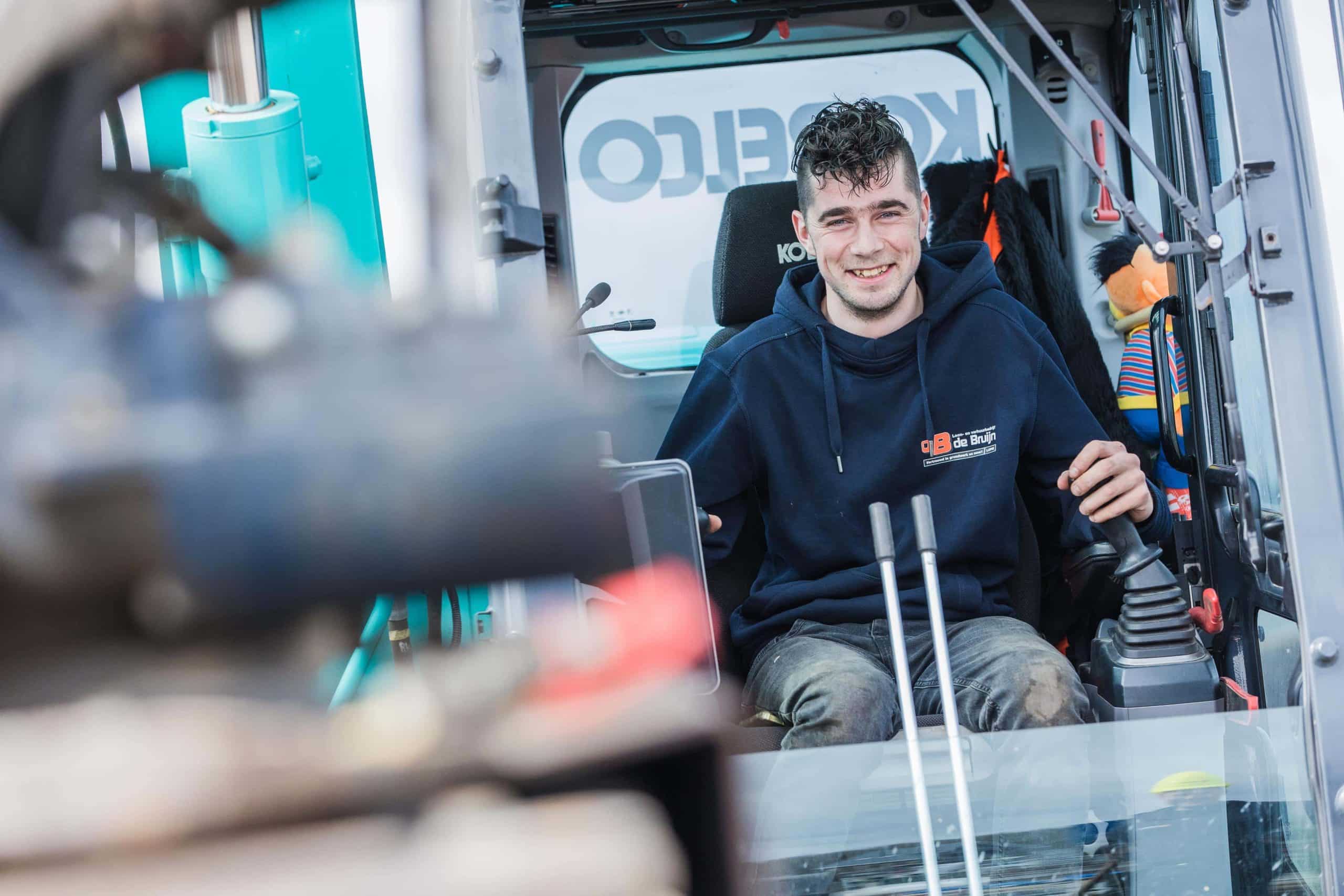Medewerker in kraan
